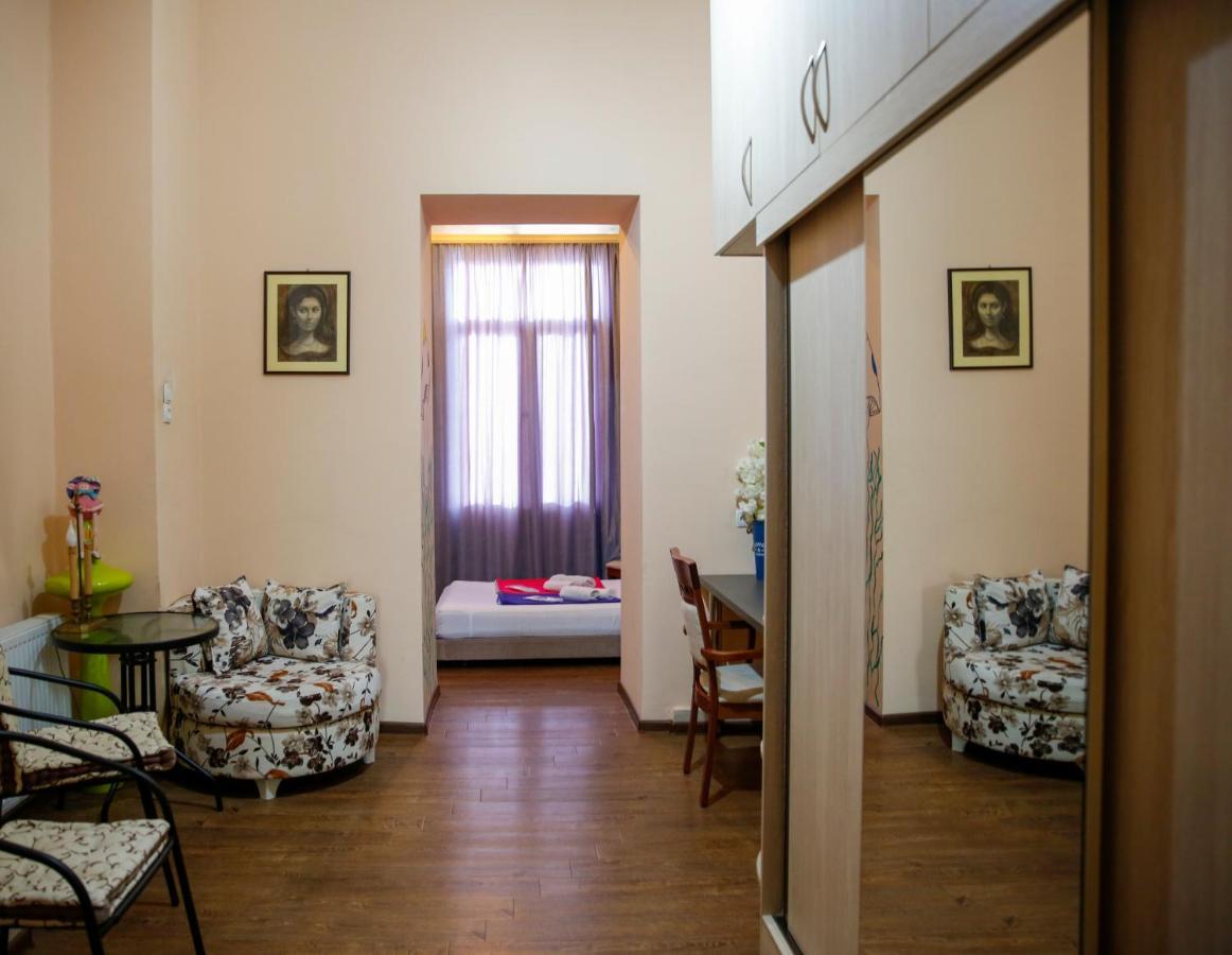 Apartment On Chubinashvili 30 Tbilisi Esterno foto